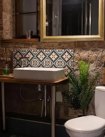 Horse House Apartment