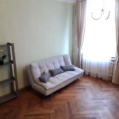 Horse House Apartment *